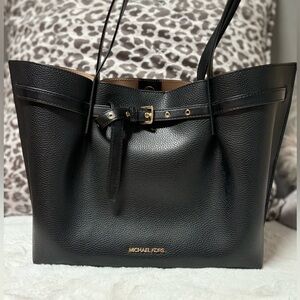 🆕Michael Kors Emilia tote leather bag🦋